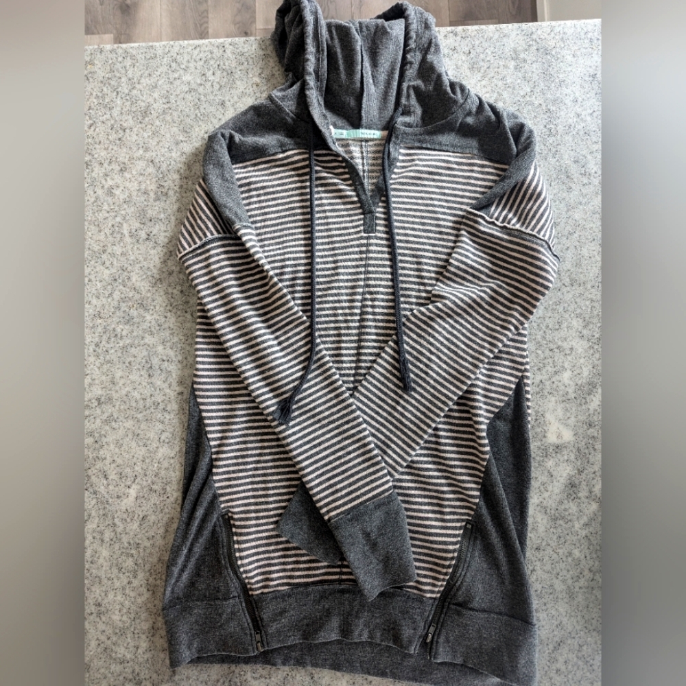 Long sleeve tunic - hooded - oversized Small